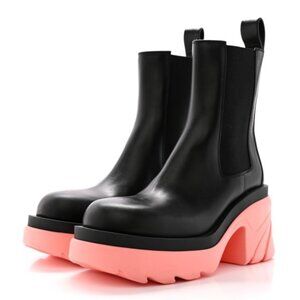 NWOB Bottega Veneta Flash Chelsea black flamingo leather Boot (Women) booties si